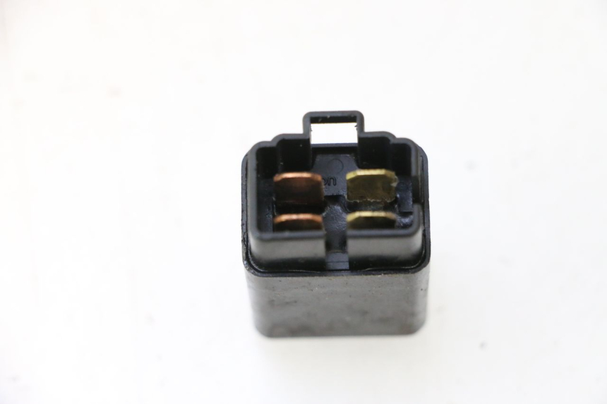 photo de ELEKTRISCH RELAIS SUZUKI GSX F GSXF 750 (1988 - 1998) - Andere kijkhoek