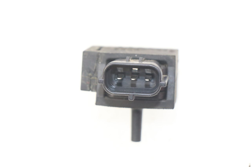 photo de ELEKTRISCH RELAIS SUZUKI GSX-R GSXR 750 (2011 - 2016) - Detail van het onderdeel