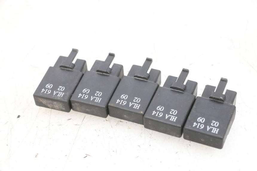 photo de ELEKTRISCH RELAIS SYM GTS EVO 125 (2009 - 2013) - Detail van het onderdeel