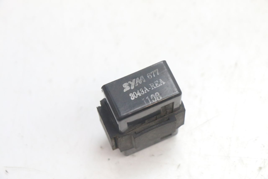 photo de ELEKTRISCH RELAIS SYM GTS EVO 125 (2009 - 2013) - Andere kijkhoek