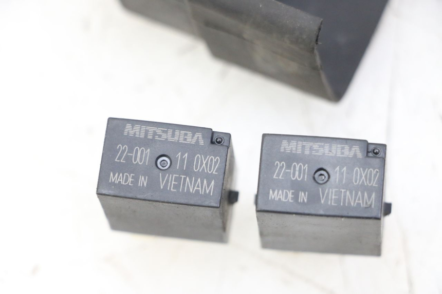 photo de ELEKTRISCH RELAIS HONDA FORZA 125 (2021 - 2025) - Andere kijkhoek