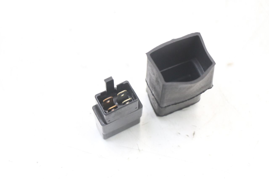photo de ELEKTRISCH RELAIS HONDA NES AROBASE 125 (2000 - 2003) - Zoom op gebruiksstaat