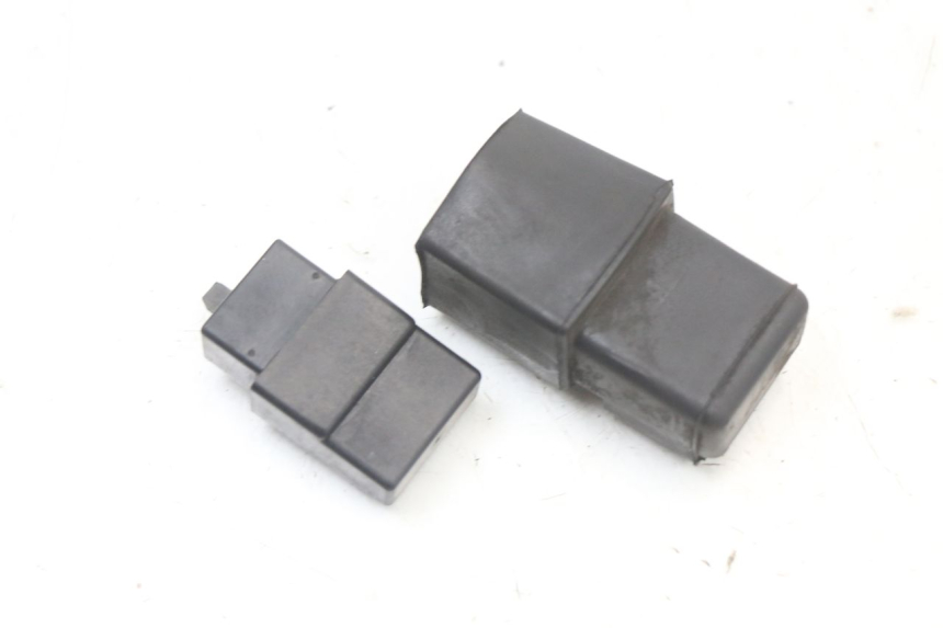 photo de ELEKTRISCH RELAIS HONDA NES AROBASE 125 (2000 - 2003) - Andere kijkhoek