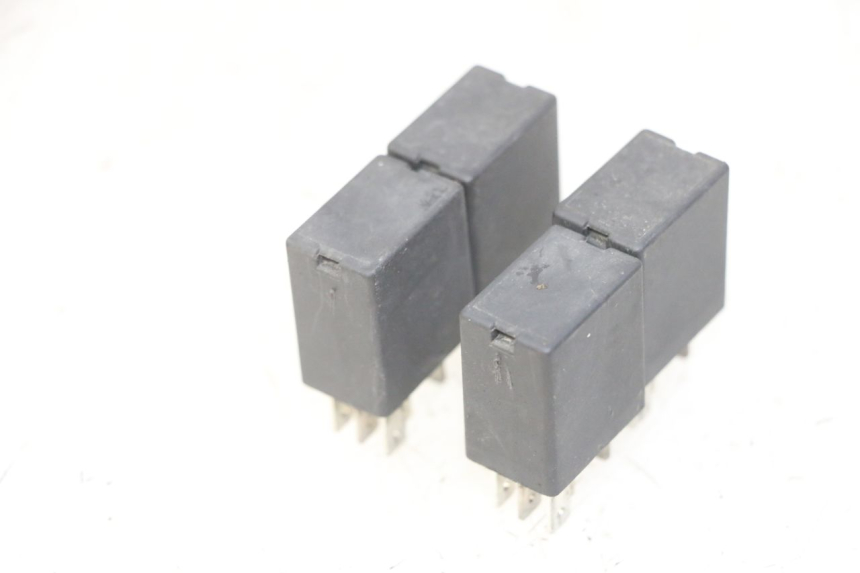 photo de ELEKTRISCH RELAIS PIAGGIO IE MP3 YOURBAN 300 (2011 - 2016) - Detail van het onderdeel