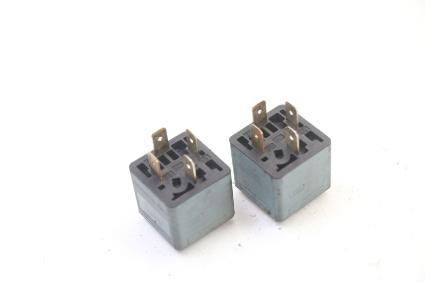 photo de ELEKTRISCH RELAIS BMW K 75 RT 750 (1989 - 1997) - Zoom op gebruiksstaat