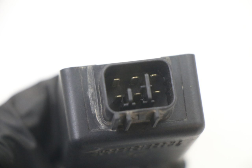 photo de ELEKTRISCH RELAIS KAWASAKI ZR7 ZR-7 S 750 (1999 - 2004) - Zoom op gebruiksstaat