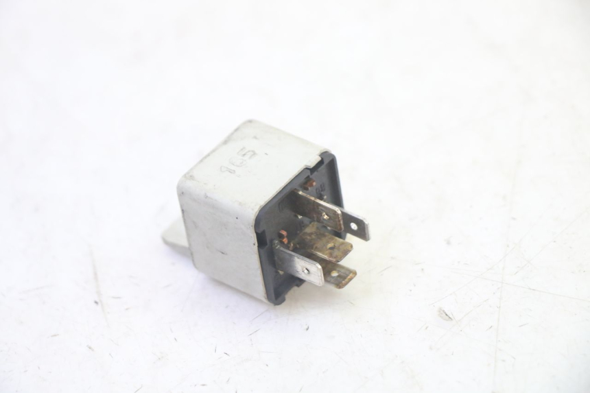 photo de ELEKTRISCH RELAIS PIAGGIO LIBERTY 125 (1998 - 2008) - Zoom op gebruiksstaat