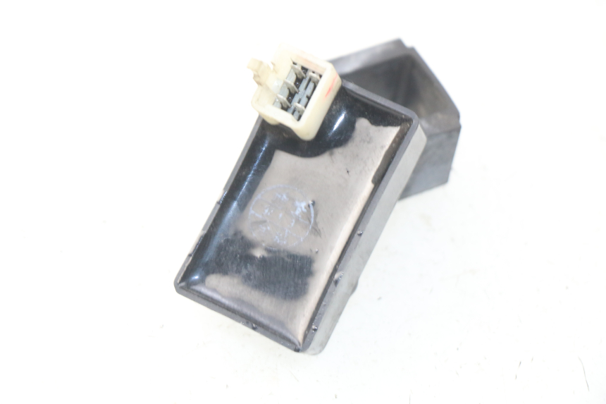 photo de ELEKTRISCH RELAIS SYM MIO 100 (2006 - 2017) - Zoom op gebruiksstaat