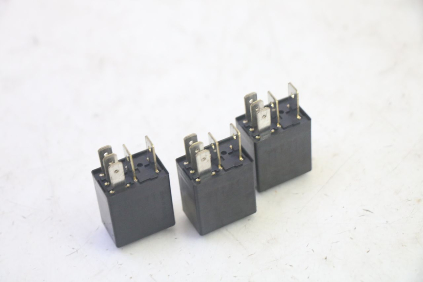 photo de ELEKTRISCH RELAIS PIAGGIO MP3 HPE 350 (2018 - 2020) - Zoom op gebruiksstaat