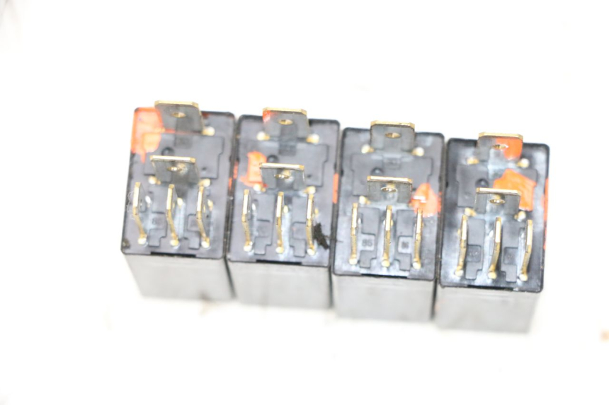 photo de ELEKTRISCH RELAIS PIAGGIO MP3 HPE 300 (2019 - 2026) - Zoom op gebruiksstaat