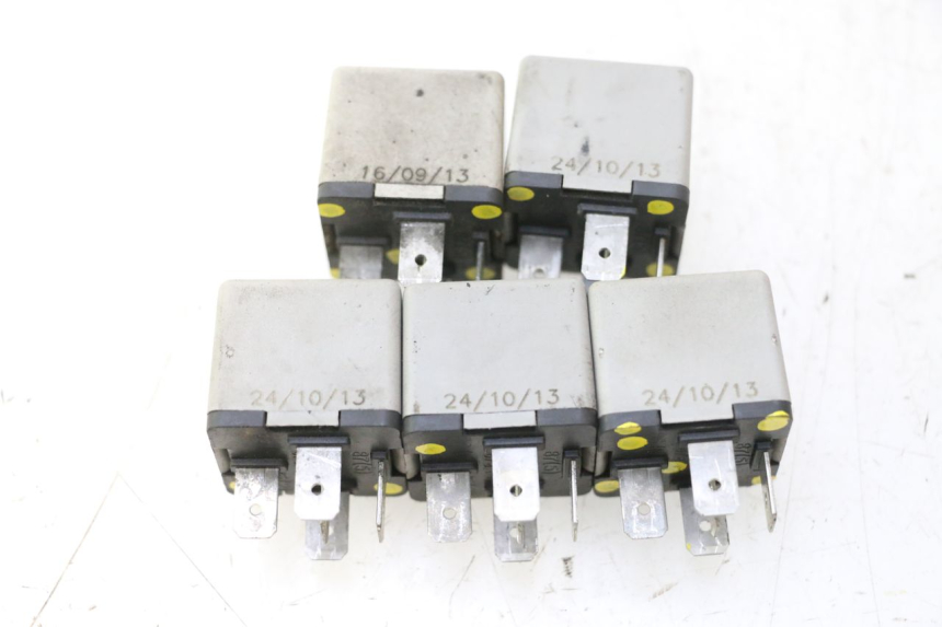 photo de ELEKTRISCH RELAIS PIAGGIO MP3 500 (2011 - 2015) - Detail van het onderdeel