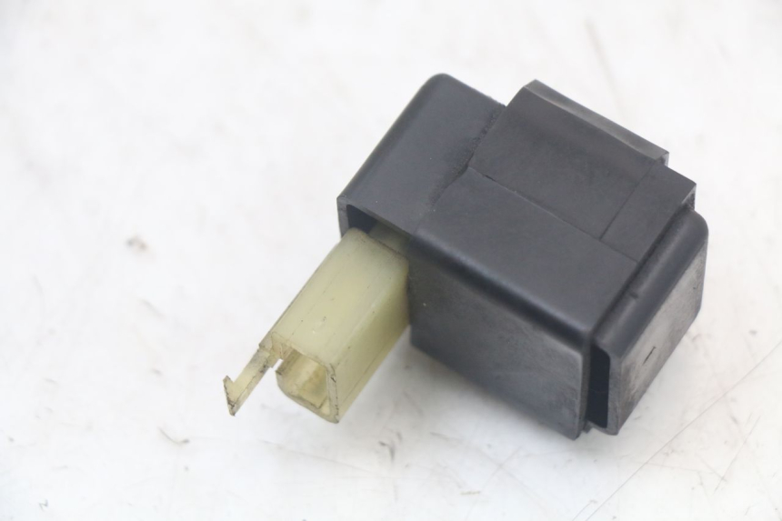 photo de ELEKTRISCH RELAIS HONDA NTV DEAUVILLE 650 (1998 - 2001) - Detail van het onderdeel