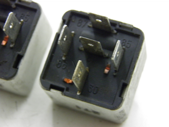 photo de ELEKTRISCH RELAIS PIAGGIO BEVERLY 125 (1998 - 2005) - Zoom op gebruiksstaat