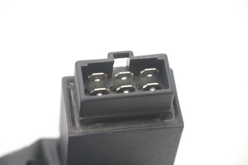 photo de ELEKTRISCH RELAIS PIAGGIO FLY 2T 50 (2004 - 2017) - Zoom op gebruiksstaat