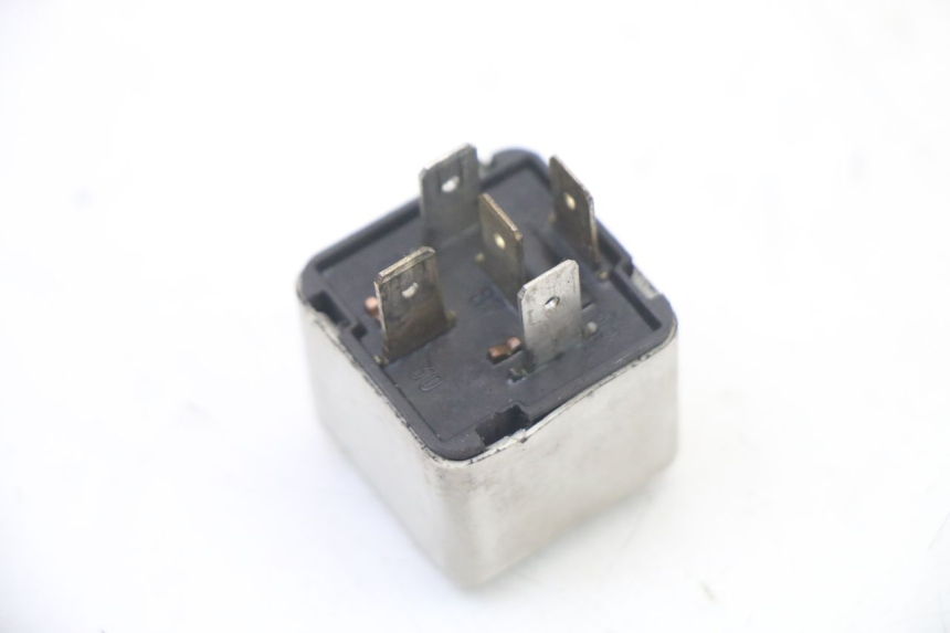 photo de ELEKTRISCH RELAIS PIAGGIO VESPA GRANTURISMO 125 (2003 - 2007) - Zoom op gebruiksstaat