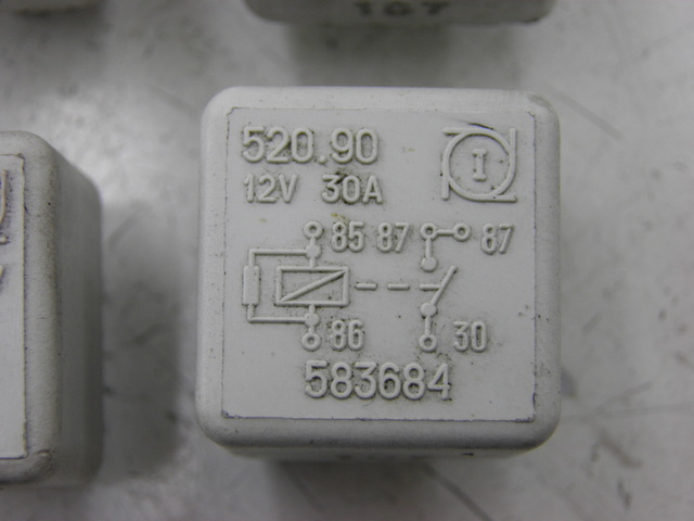 photo de ELEKTRISCH RELAIS PIAGGIO XEVO 400 (2007) - Zoom op gebruiksstaat