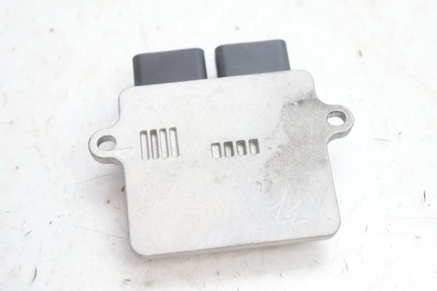 photo de ELEKTRISCH RELAIS JM MOTORS R-MAX TECH 50 (2024 - 2026) - Andere kijkhoek