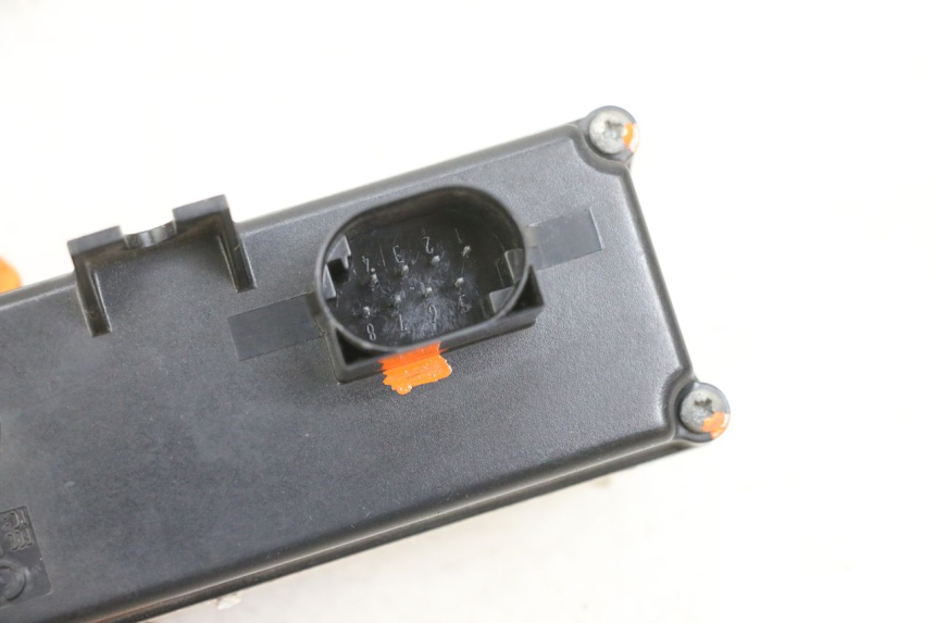 photo de ELEKTRISCH RELAIS BMW R RT ABS 1200 (2010 - 2014) - Detail van het onderdeel