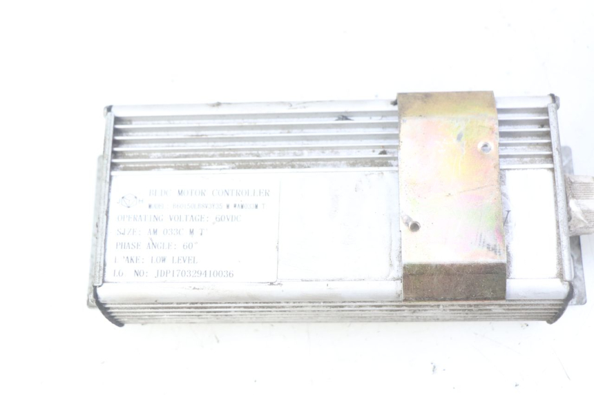 photo de ELEKTRISCH RELAIS RED ELECTRIC RED E PRO 1 (2017 - 2019) - Bevestigingspunten