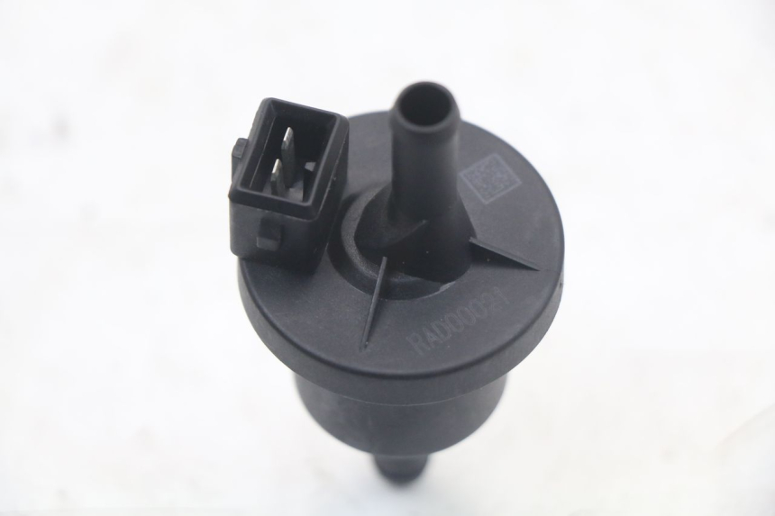 photo de ELEKTRISCH RELAIS ROYAL ENFIELD CONTINENTAL GT 650 (2019 - 2024) - Detail van het onderdeel