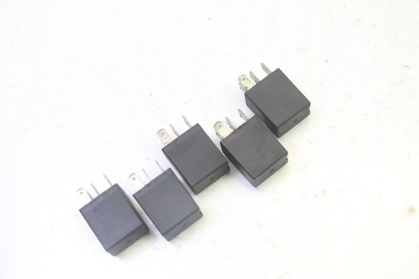 photo de ELEKTRISCH RELAIS PEUGEOT SATELIS 125 (2013 - 2018) - Detail van het onderdeel