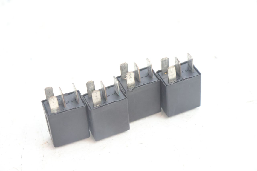 photo de ELEKTRISCH RELAIS PEUGEOT SATELIS 125 (2006 - 2009) - Detail van het onderdeel