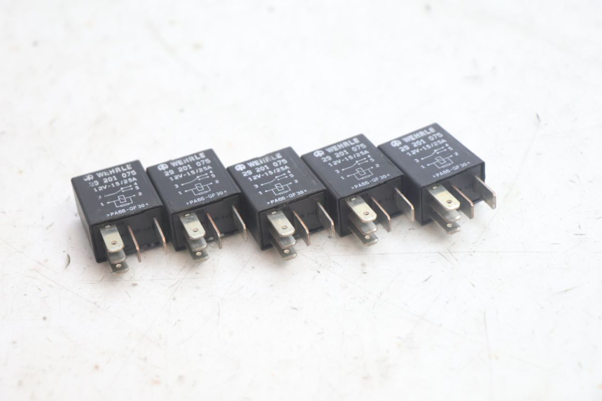 photo de ELEKTRISCH RELAIS PEUGEOT SATELIS 125 (2013 - 2018) - Detail van het onderdeel