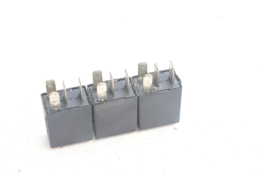 photo de ELEKTRISCH RELAIS PEUGEOT SATELIS 125 (2006 - 2009) - Detail van het onderdeel