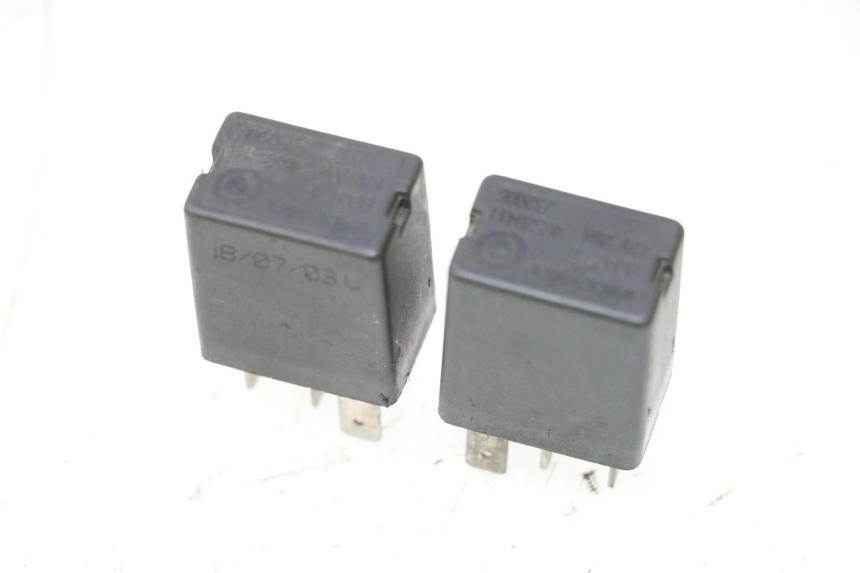 photo de ELEKTRISCH RELAIS DUCATI SS IE DS CARENEE 1000 (2002 - 2006) - Hoofdaanzicht