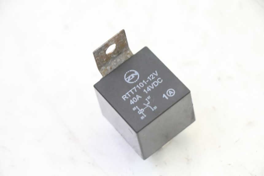 photo de ELEKTRISCH RELAIS HONDA ST PAN EUROPEAN 1300 (2002 - 2013) - Detail van het onderdeel