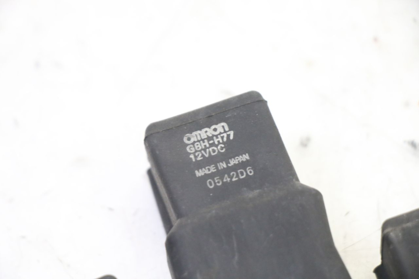 photo de ELEKTRISCH RELAIS HONDA ST PAN EUROPEAN 1300 (2002 - 2013) - Detail van het onderdeel