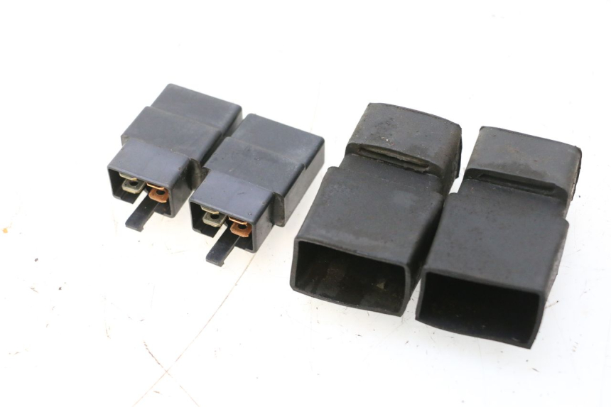photo de ELEKTRISCH RELAIS HONDA ST PAN EUROPEAN 1100 (1990 - 2002) - Detail van het onderdeel