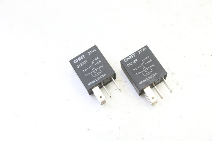 photo de ELEKTRISCH RELAIS PEUGEOT STREETZONE I NAKED 2T 50 (2018 - 2020) - Hoofdaanzicht