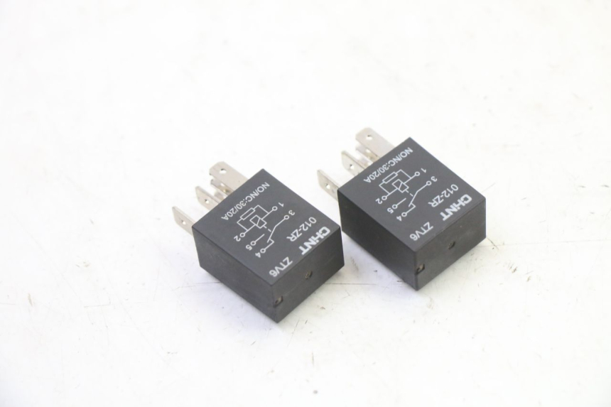 photo de ELEKTRISCH RELAIS PEUGEOT STREETZONE I NAKED 2T 50 (2018 - 2020) - Zoom op gebruiksstaat