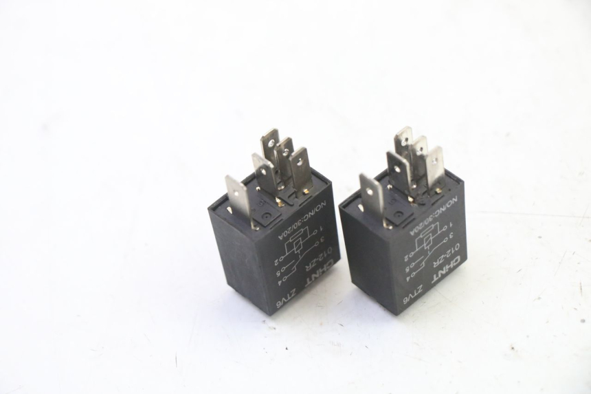 photo de ELEKTRISCH RELAIS PEUGEOT STREETZONE I NAKED 2T 50 (2018 - 2020) - Andere kijkhoek