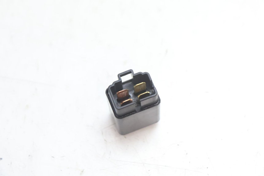 photo de ELEKTRISCH RELAIS SUZUKI SV S 650 (2003 - 2009) - Andere kijkhoek