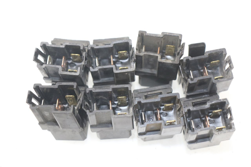 photo de ELEKTRISCH RELAIS YAMAHA TDM ABS 900 (2002 - 2014) - Detail van het onderdeel