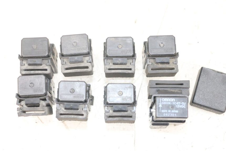 photo de ELEKTRISCH RELAIS YAMAHA TDM ABS 900 (2002 - 2014) - Detail van het onderdeel