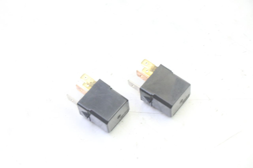 photo de ELEKTRISCH RELAIS YAMAHA TDM ABS 900 (2002 - 2014) - Zoom op gebruiksstaat