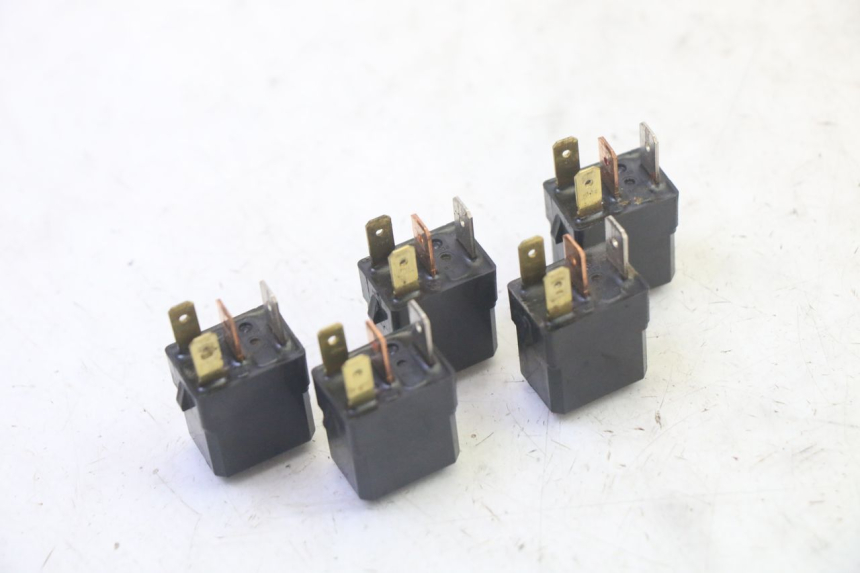 photo de ELEKTRISCH RELAIS YAMAHA TDM ABS 900 (2002 - 2014) - Detail van het onderdeel