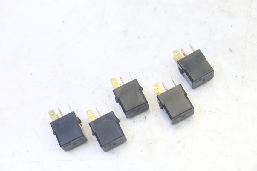 photo de ELEKTRISCH RELAIS YAMAHA TDM ABS 900 (2002 - 2014) - Zoom op gebruiksstaat
