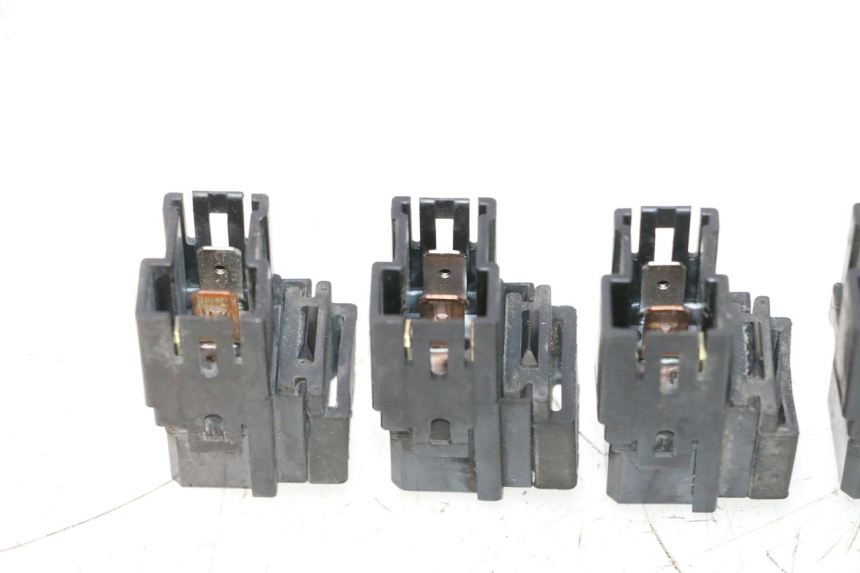 photo de ELEKTRISCH RELAIS YAMAHA TDM ABS 900 (2002 - 2014) - Andere kijkhoek