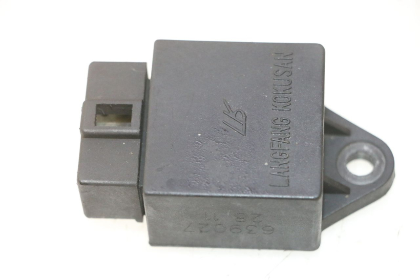 photo de ELEKTRISCH RELAIS PIAGGIO VESPA LX 2T 50 (2005 - 2013) - Hoofdaanzicht