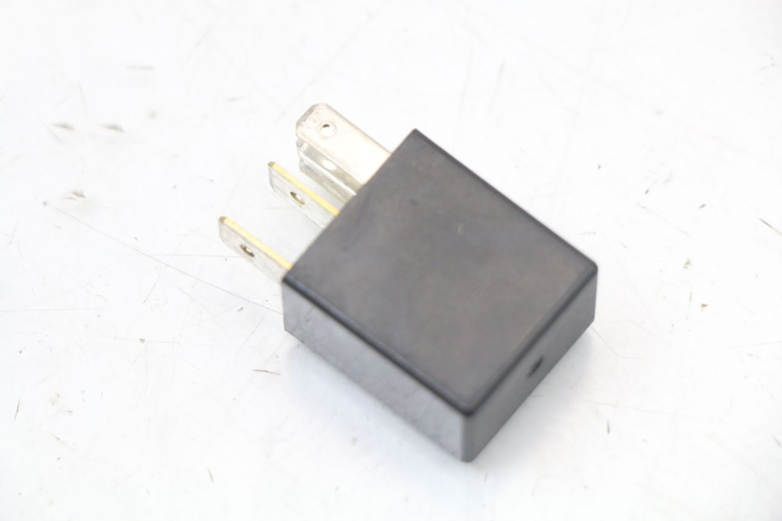 photo de ELEKTRISCH RELAIS PIAGGIO VESPA PRIMAVERA 4T 50 (2021 - 2024) - Zoom op gebruiksstaat