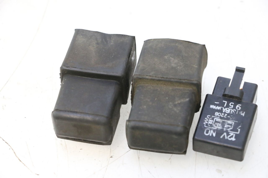 photo de ELEKTRISCH RELAIS HONDA VFR FI RC46 800 (1998 - 2001) - Zoom op gebruiksstaat