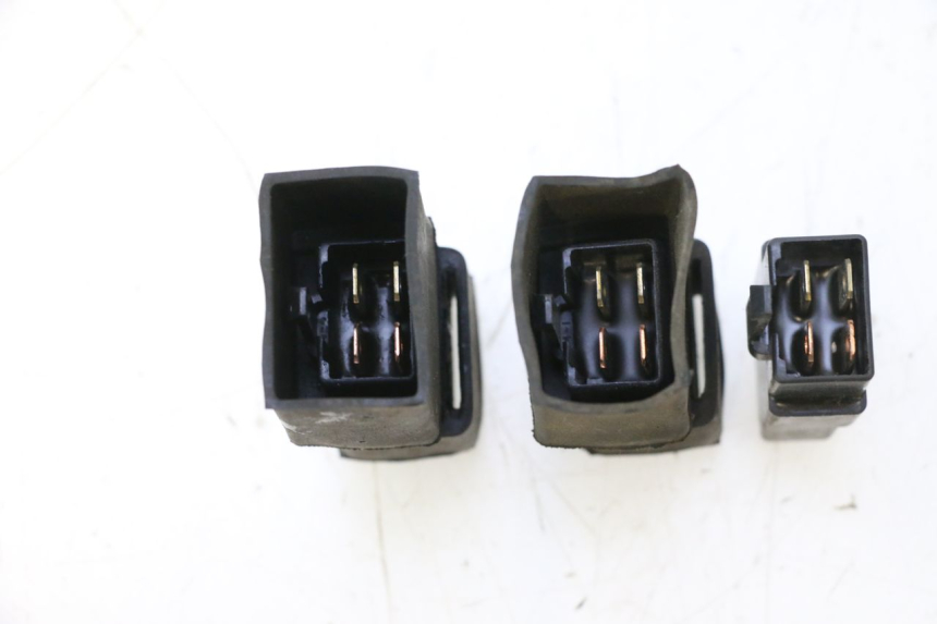 photo de ELEKTRISCH RELAIS HONDA VFR FI RC46 800 (1998 - 2001) - Andere kijkhoek