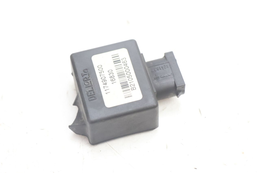 photo de ELEKTRISCH RELAIS PEUGEOT VIVACITY 50 (2004 - 2009) - Zoom op gebruiksstaat