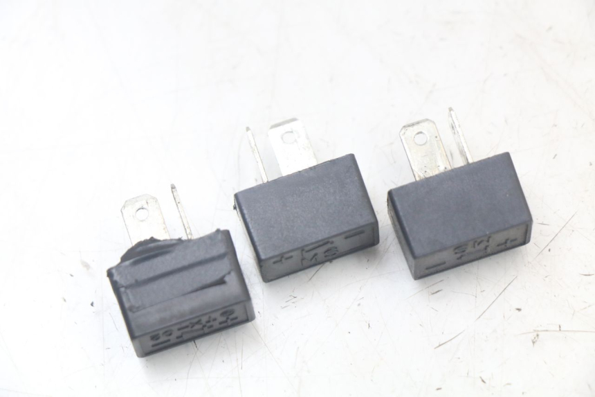 photo de ELEKTRISCH RELAIS YAMAHA XMAX X-MAX ABS 125 (2017 - 2020) - Detail van het onderdeel