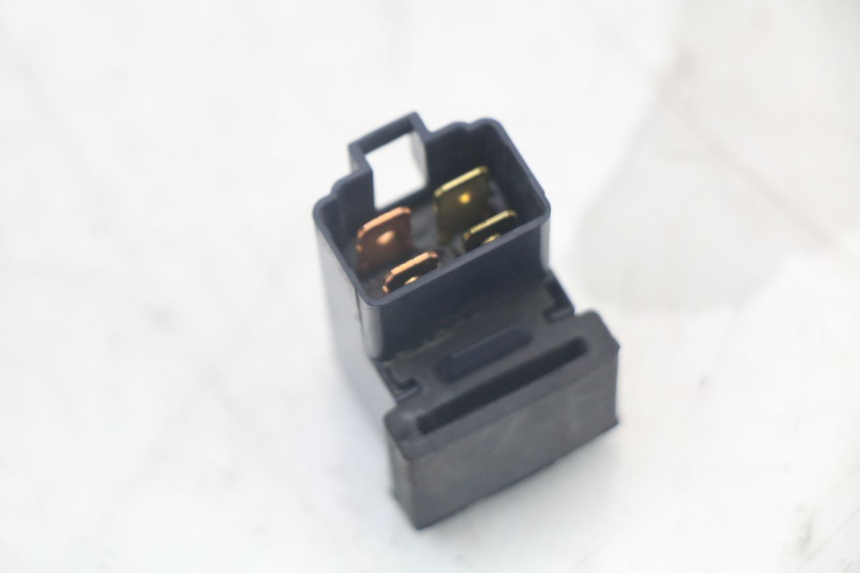 photo de ELEKTRISCH RELAIS YAMAHA XMAX X-MAX 125 (2006 - 2009) - Detail van het onderdeel