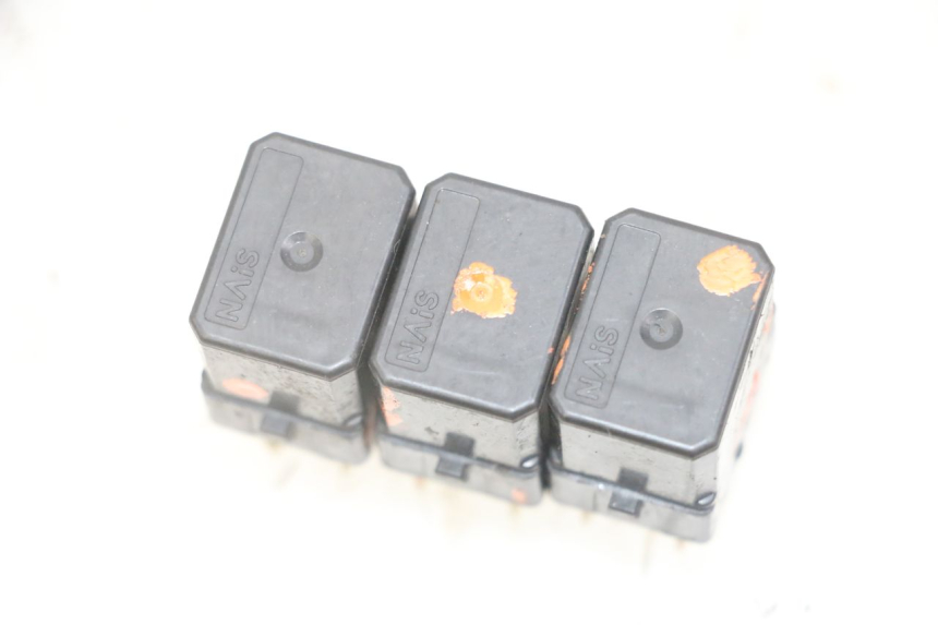 photo de ELEKTRISCH RELAIS YAMAHA XMAX X-MAX 125 (2006 - 2009) - Detail van het onderdeel